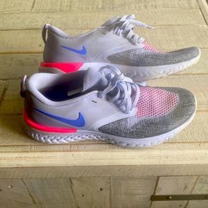 Nike  React style - Barely worn Excellent Condition  size 7